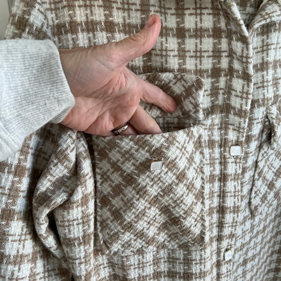 Tweed shacket like new - Picture 6 of 12